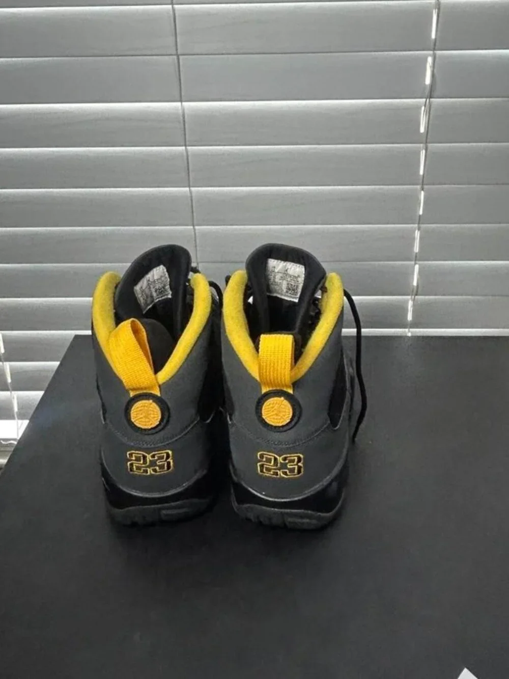 Air Jordan 9 Retro University Gold Black Size 11 CT8019-070
